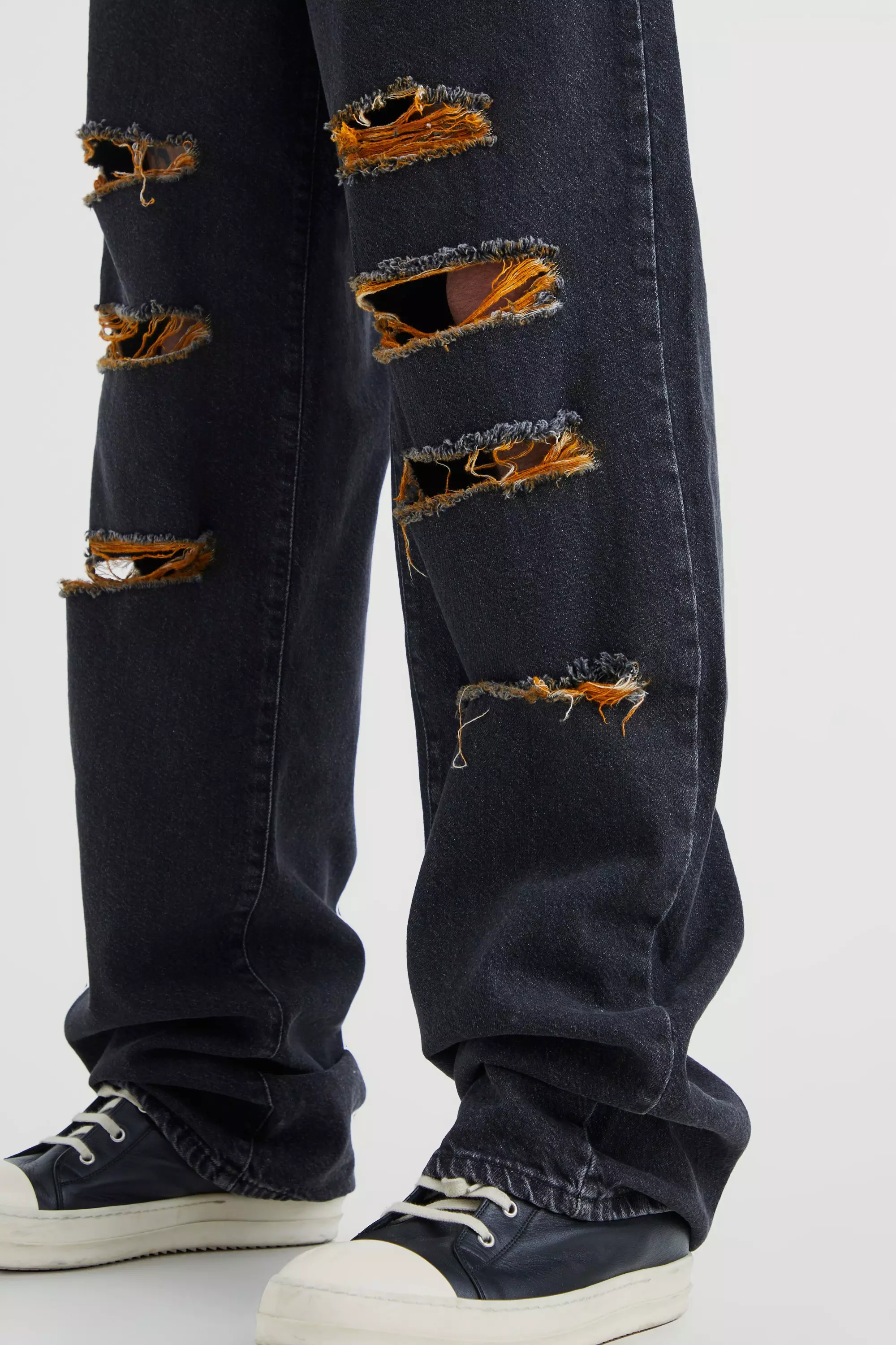 Levis ripped best sale jeans men